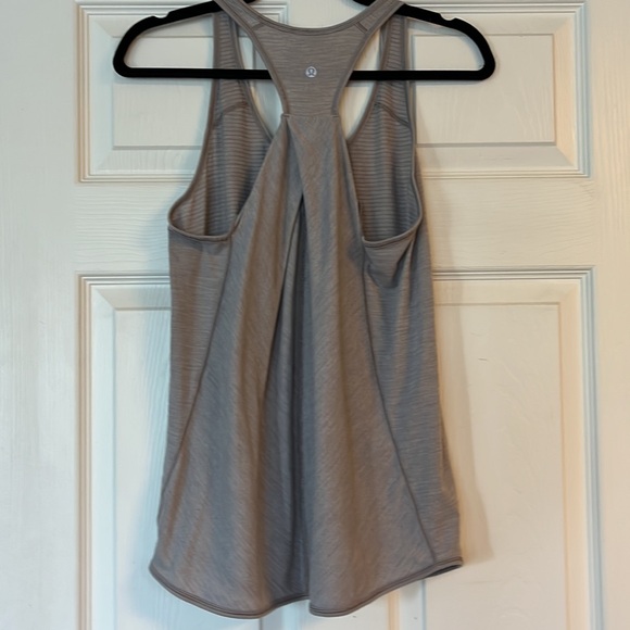 Lululemon tank - Picture 3 of 4